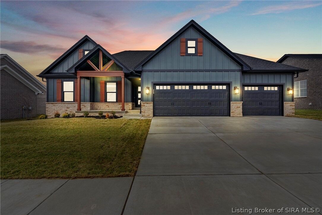 Property Photo: 7043 Oaken Lane 231 IN 47136