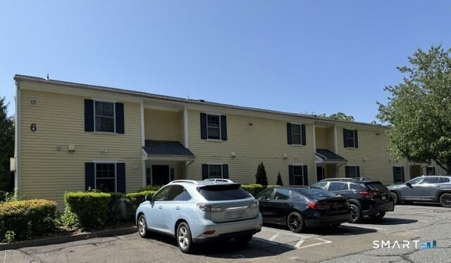 Property Photo: 6 Silvermine Avenue 10 CT 06850