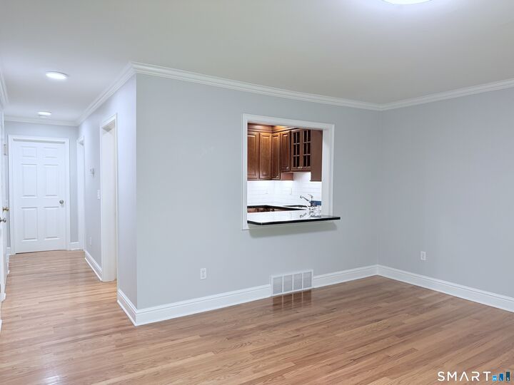 Property Photo:  6 Silvermine Avenue 10  CT 06850 
