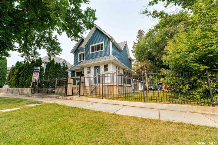 Property Photo:  414 Main Street S  SK S6H 5S9 