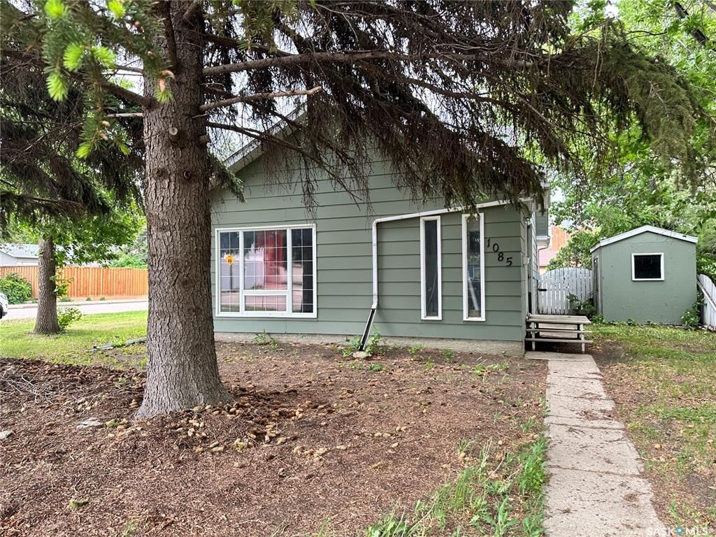 Property Photo: 1085 4th Avenue NW SK S6H 3X2