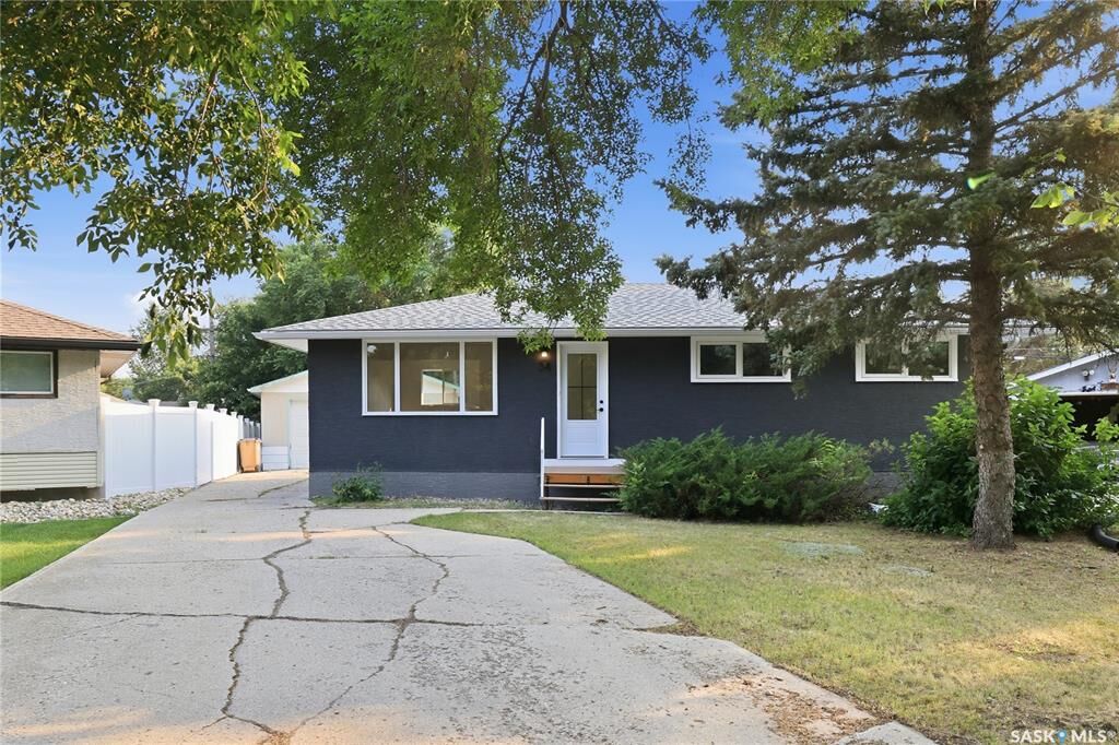 Property Photo:  34 Ottawa Place  SK S4R 2V7 