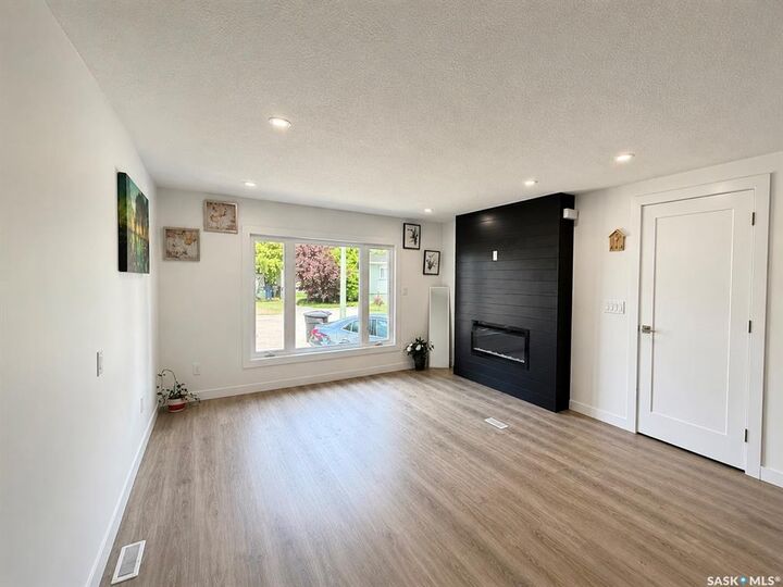 Property Photo:  1035 Boychuk Drive 60  SK S7H 5B2 