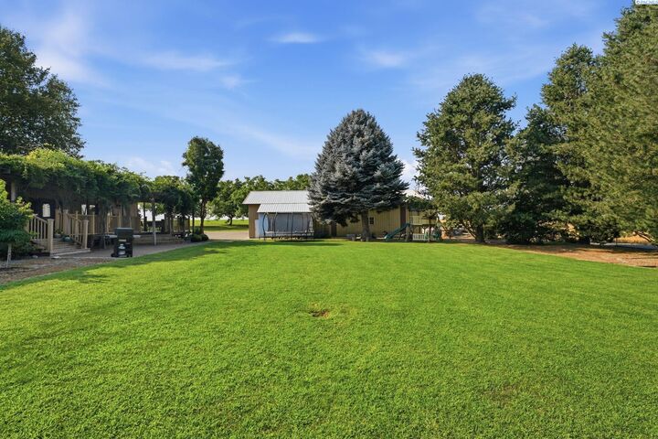 Property Photo:  3011 Birch Road  WA 99301 