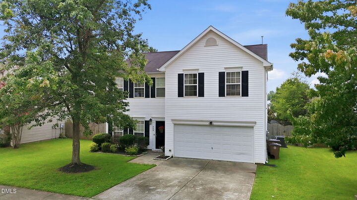 Property Photo: 809 Stackhurst Way NC 27587