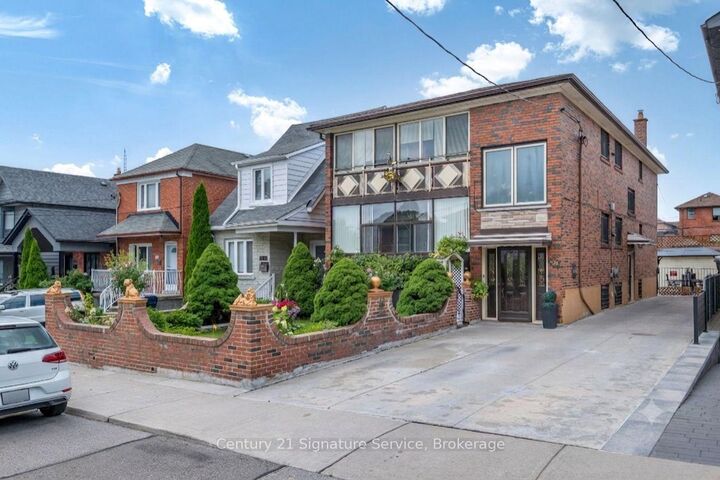Property Photo: 524 Silverthorn Avenue ON M6M 3H7