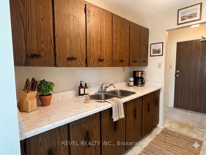 Property Photo:  359 Geneva Street S 407  ON L2N 2G5 