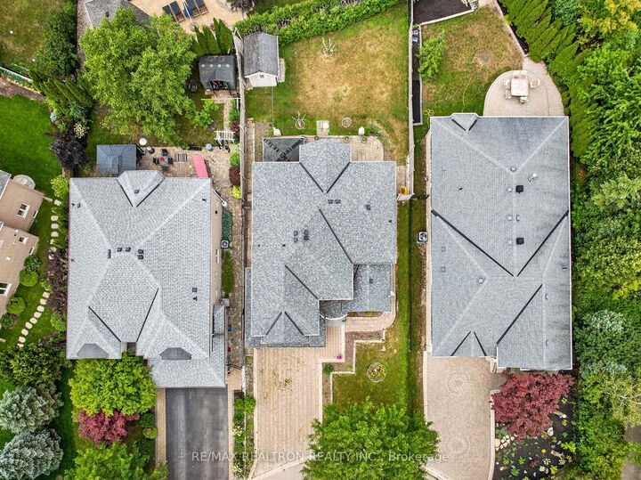 Property Photo: 22 Queensborough Court ON L4E 4E4