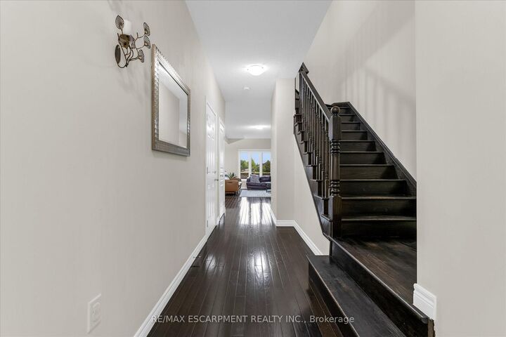 Property Photo: 370 Stonehenge Drive 13 ON L9K 0H9