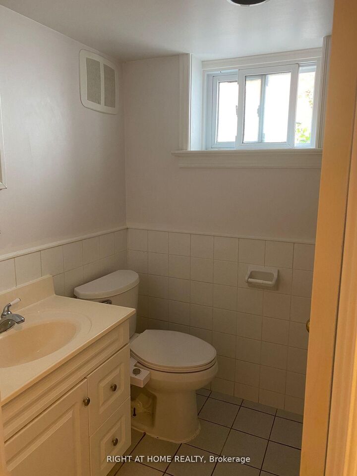 Property Photo:  36 Newton Drive Basement  ON M2M 2M7 