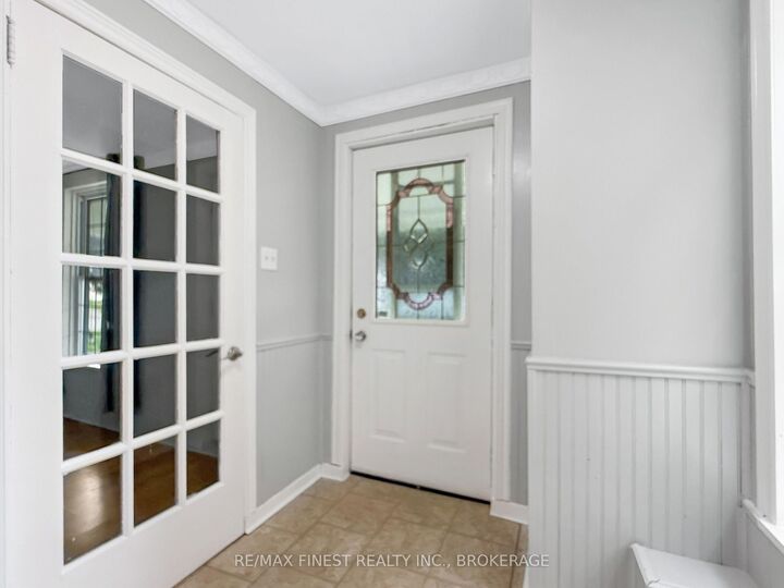 Property Photo:  215 Brock Street  ON K7G 1G5 