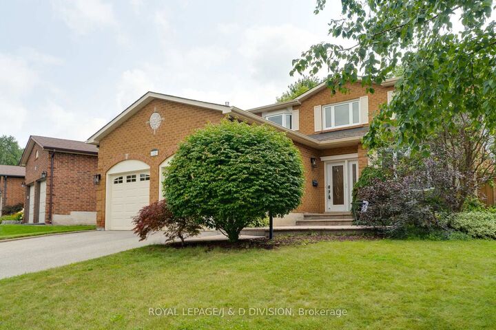 12 Jason Crescent — photo 1