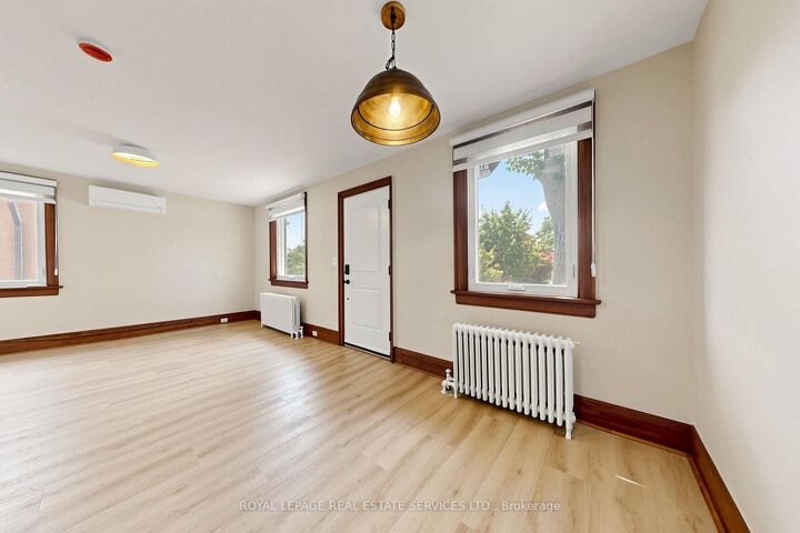 Property Photo:  31 Rosemeade Avenue  ON M8Y 3A2 