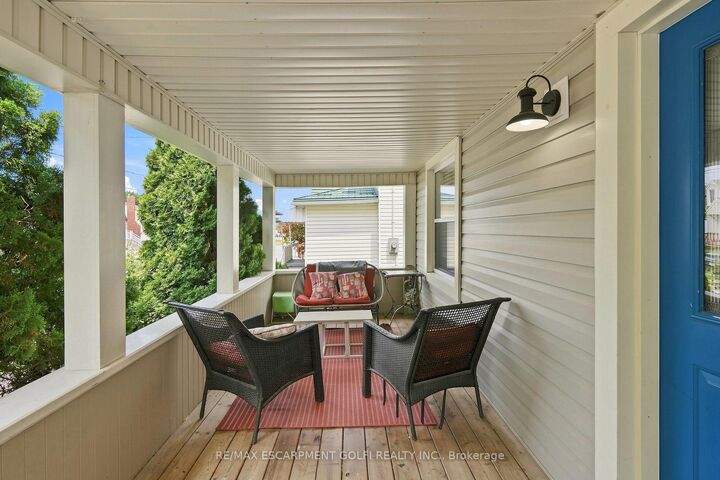 Property Photo: 4313 Central Avenue ON L0R 1B6