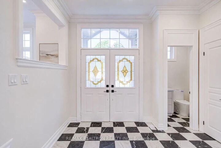 Property Photo: 225 Olive Avenue S ON M2N 4P5