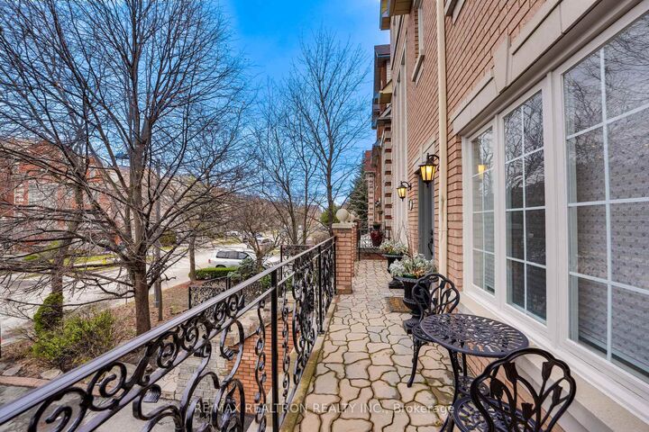 Property Photo: 117 Theodore Place ON L4J 8E3