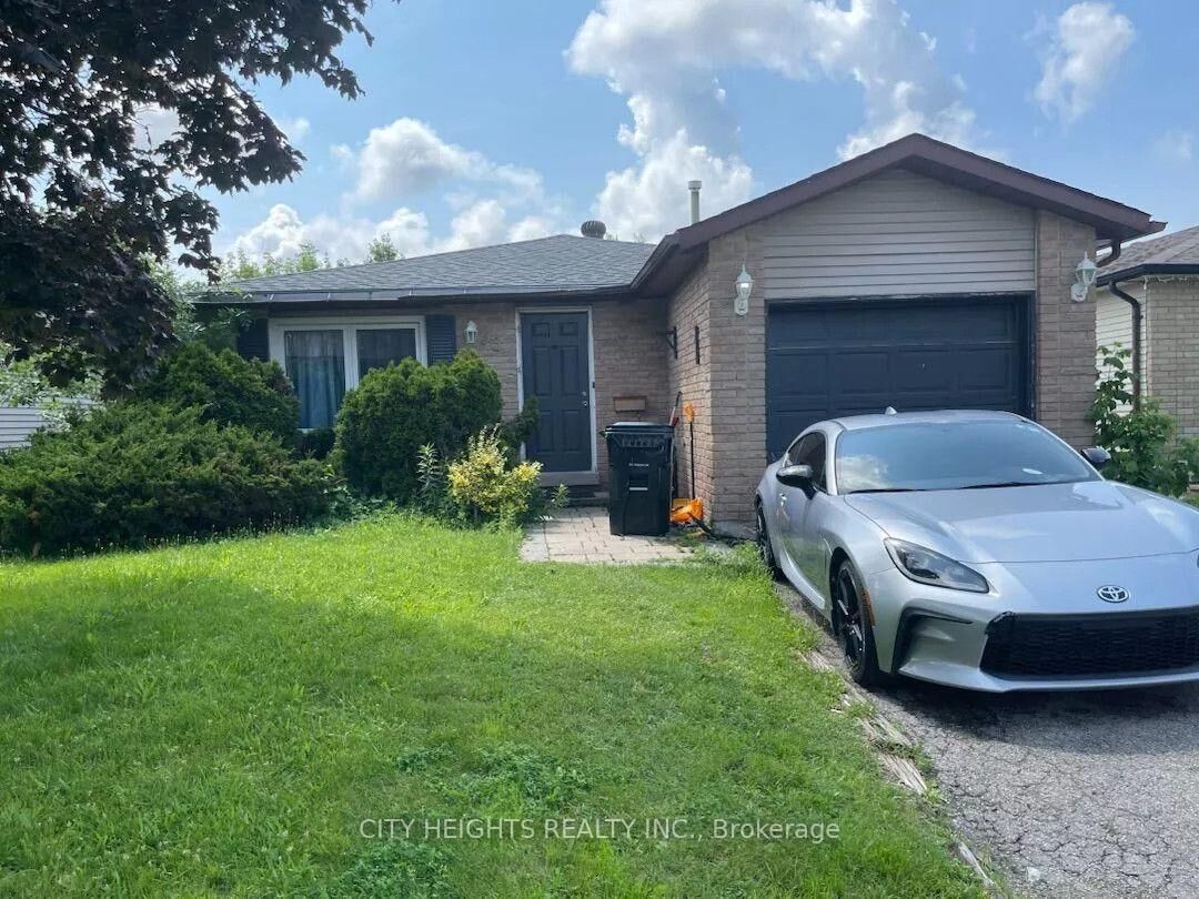 Property Photo:  73 Hickling Trail  ON L4M 5S7 