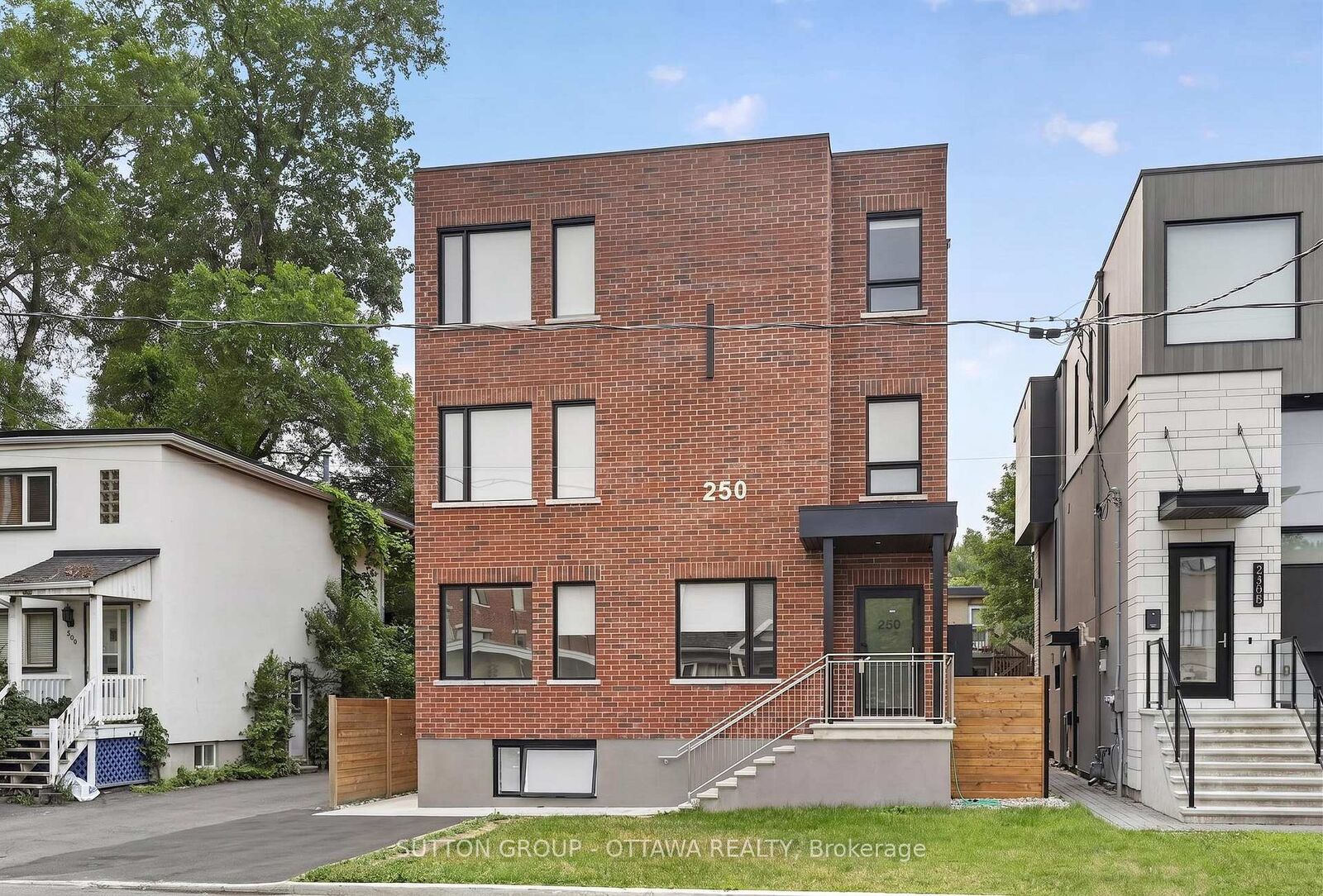 Property Photo: 250 Ferland Street 5 ON K1L 7T6