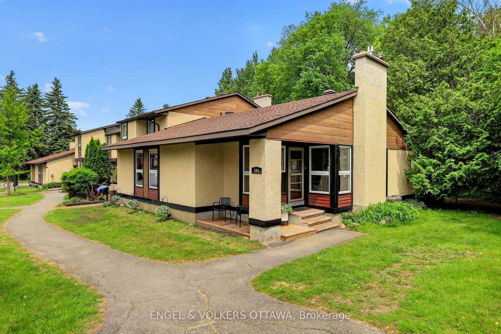Property Photo:  164 McClintock Way 6  ON K2L 2A4 
