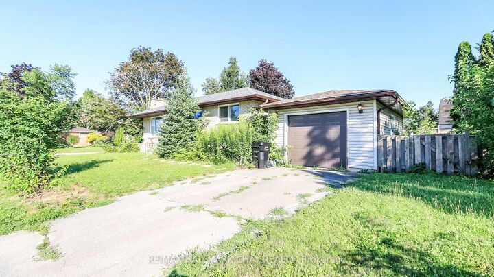 Property Photo: 178 Rose Street ON L4N 2T9
