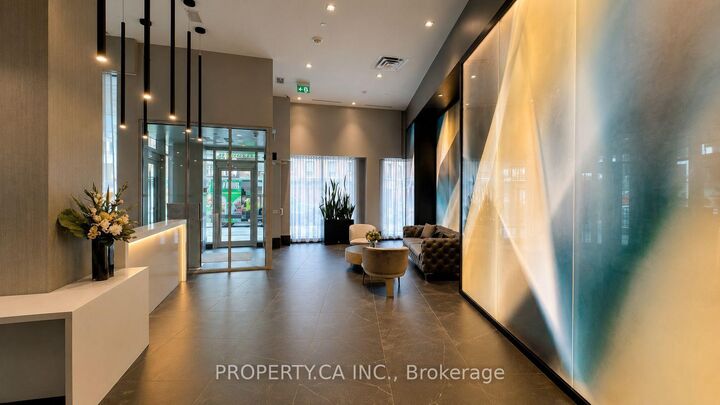 Property Photo:  219 Dundas Street E 1706  ON M5A 0V1 