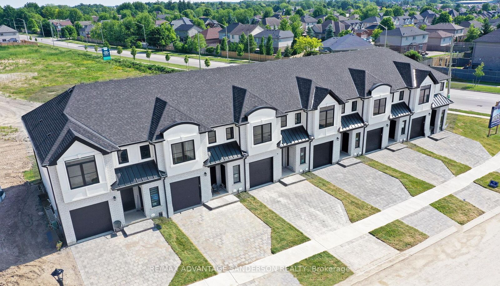 Property Photo:  165 Bowman Drive  ON N0M 2A0 