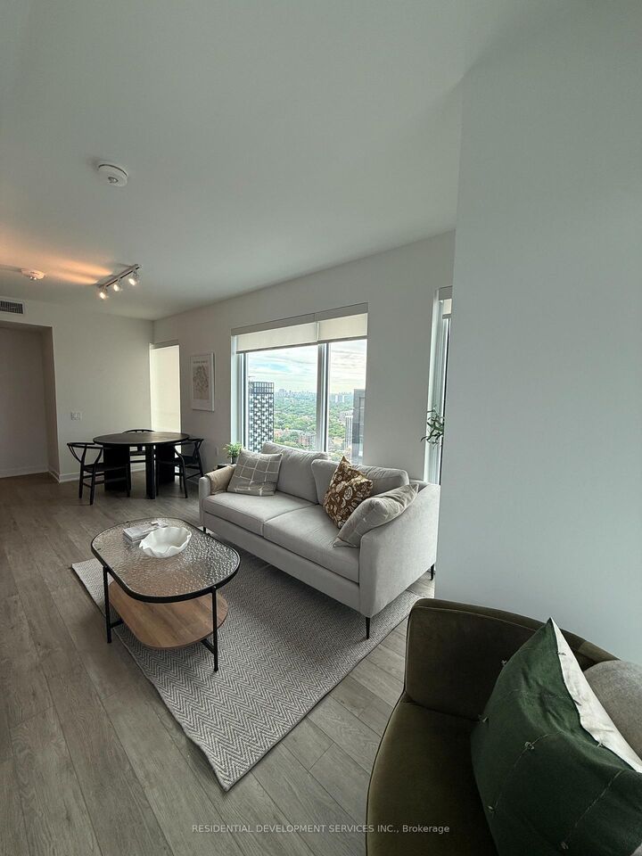 Photo de la propriété: 88 Queen Street 3703 ON M5C 0B6