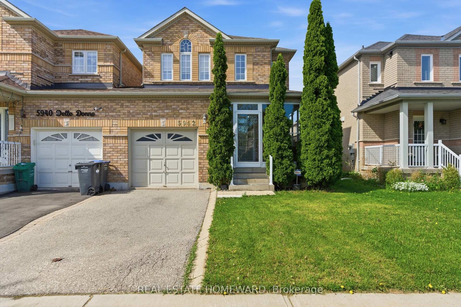 Property Photo: 5942 Delle Donne Drive ON L5M 7A2