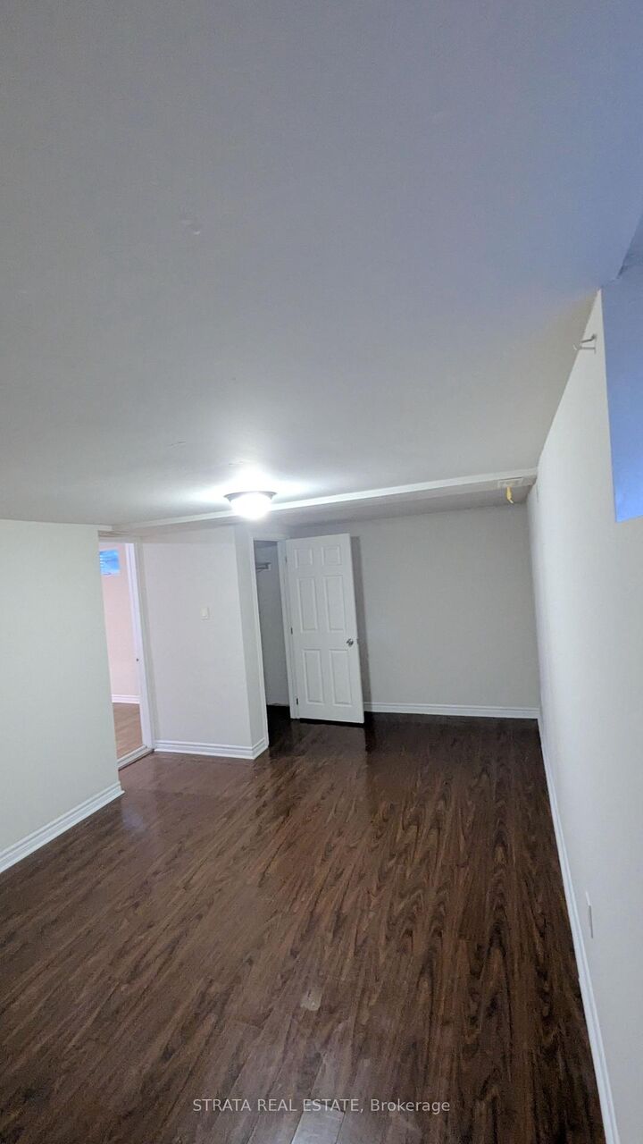 Property Photo:  17 Cree Avenue Bsmt  ON M1M 1Z3 