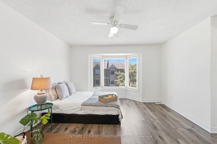 Property Photo: 1548 Richmond Street 10 ON N6G 4W7