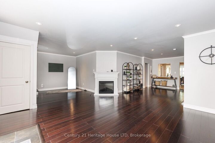 Property Photo: 6021 Montrose Road ON L2H 1L4