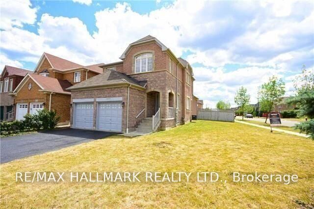 Property Photo:  4930 Southampton Drive  ON L5M 7P9 