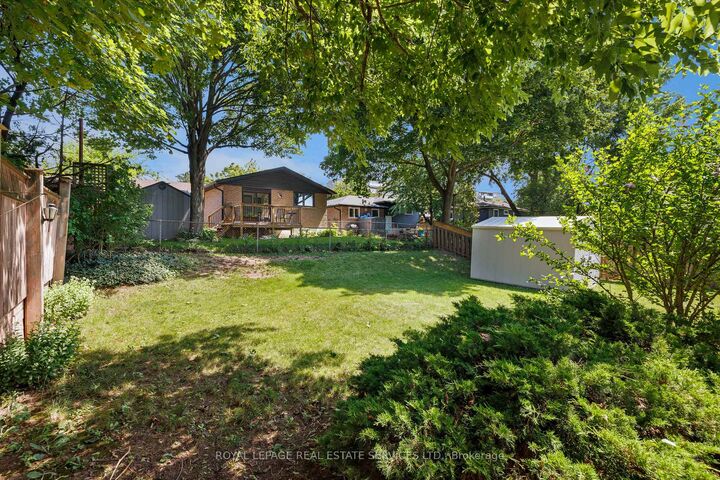 Property Photo: 18 Osborne Crescent ON L6H 1G1