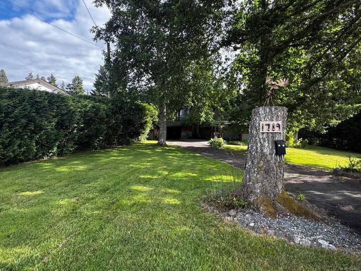 Property Photo: 1719 Centennial Ave E BC V9M 2W3
