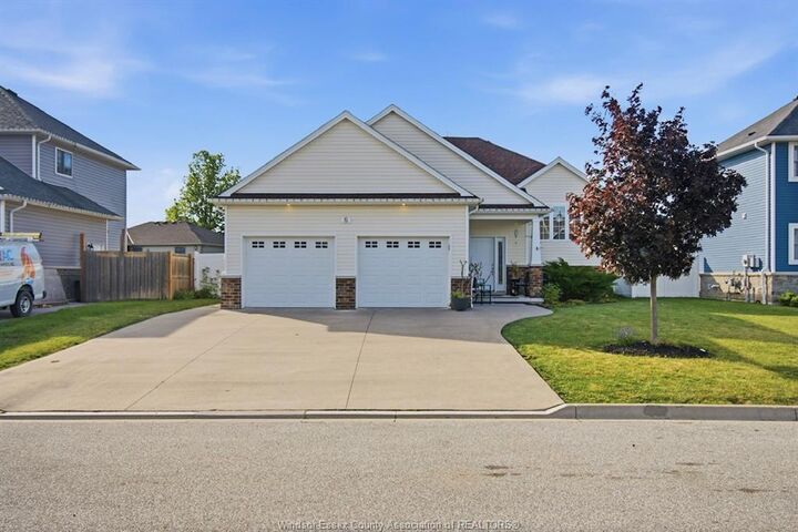 6 Joaney Lane — photo 1