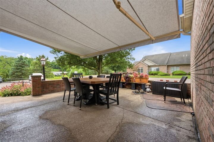 Property Photo:  1002 Park Place Lane  PA 15317 
