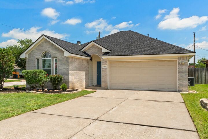 Property Photo:  1501 Catherine Court  TX 78664 