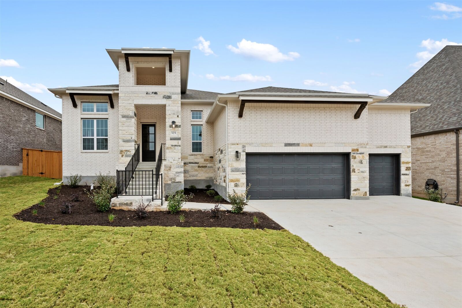 Property Photo: 17225 Alta Madera Lane TX 78660