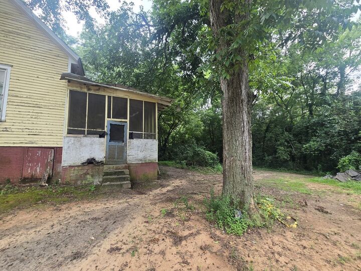 Property Photo: 527 NE Orange St NE GA 39842