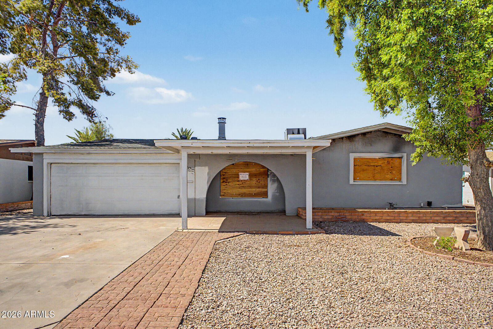 Property Photo:  1825 E La Donna Drive  AZ 85283 