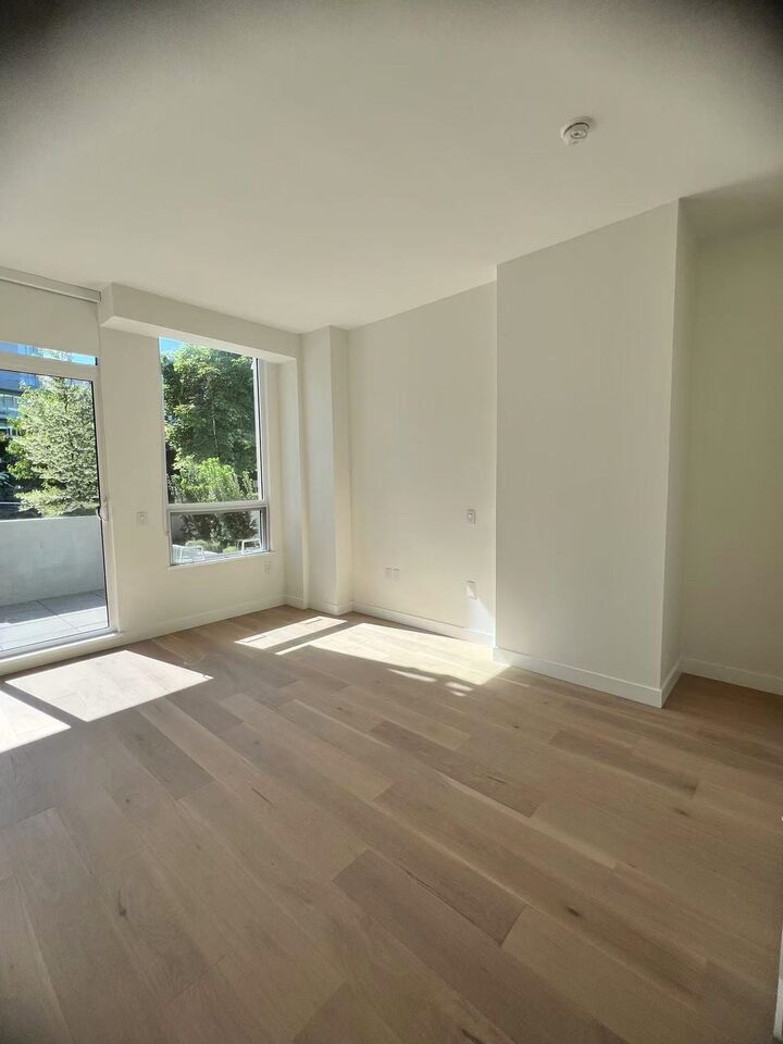 Property Photo:  5212 Cambie Street 1xx  BC V5Z 2Z7 