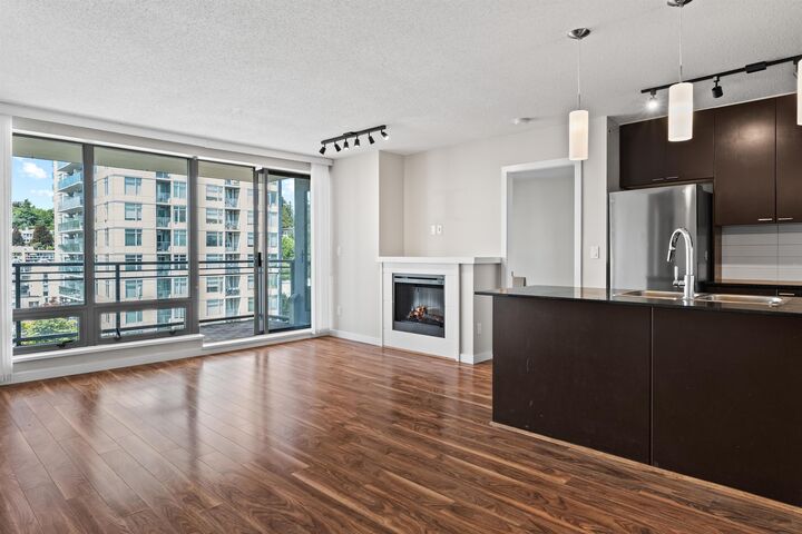 Property Photo: 39 Sixth Street 1408 BC V3L 0B3
