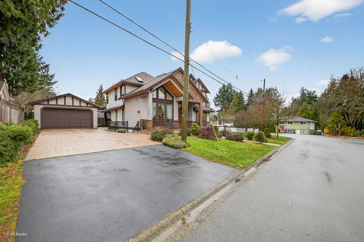 Property Photo: 9543 119A Street BC V4C 6P4