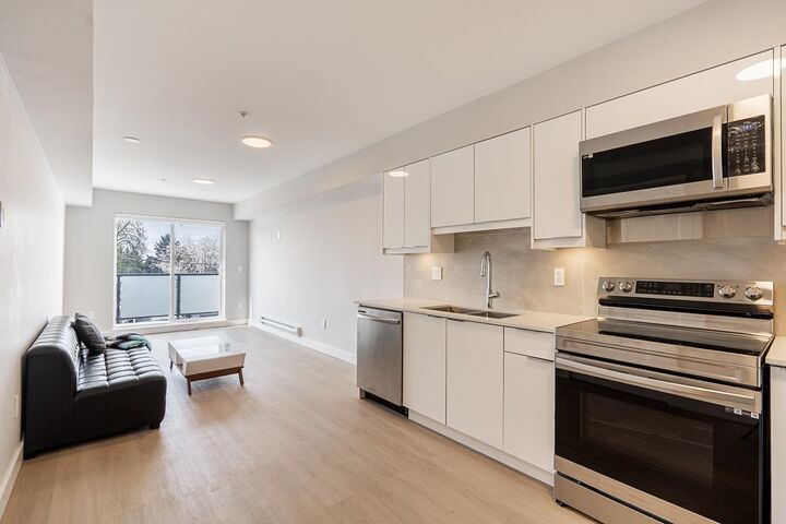 Property Photo: 3050 Kingsway 304 BC V5R 5J7