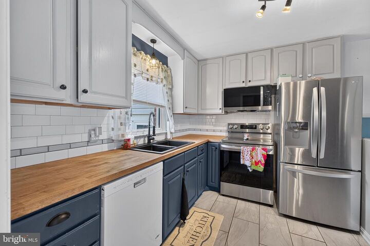 Property Photo:  935 Janeka Lane  DE 19904 