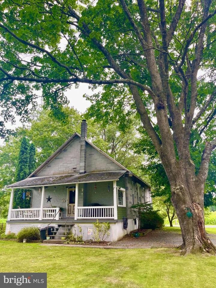 Property Photo:  185 Stitzer  PA 19547 