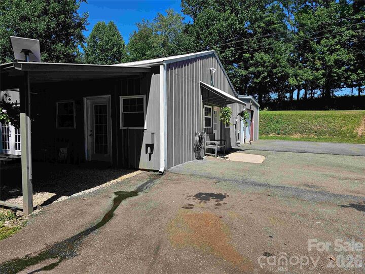 Property Photo: 669 Old Lowgap Road NC 27030