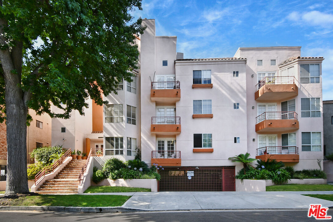 Property Photo: 14570 Benefit St, Unit 201 CA 91403