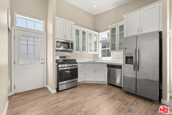 Property Photo:  8250 Lankershim Blvd, Unit 17  CA 91605 