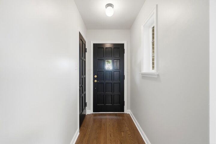 Property Photo: 646 S Weyant Avenue OH 43213